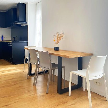 Charmant Appartement Renove Au Coeur De Конкарно Екстериор снимка
